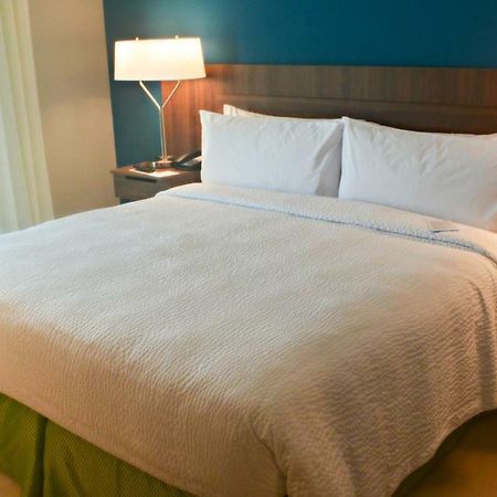Fairfield Inn & Suites By Marriott كواتزاكوالكوس المظهر الخارجي الصورة