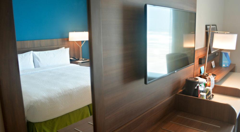Fairfield Inn & Suites By Marriott كواتزاكوالكوس المظهر الخارجي الصورة