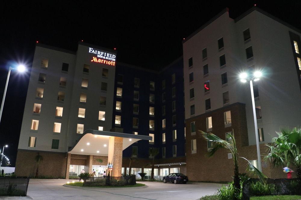 Fairfield Inn & Suites By Marriott كواتزاكوالكوس المظهر الخارجي الصورة