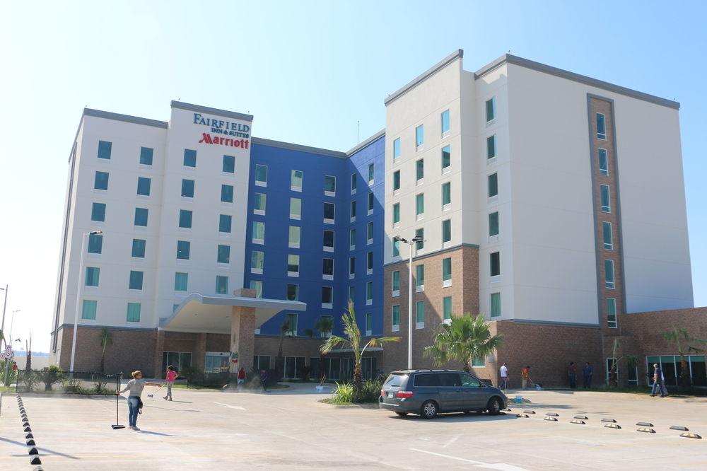 Fairfield Inn & Suites By Marriott كواتزاكوالكوس المظهر الخارجي الصورة