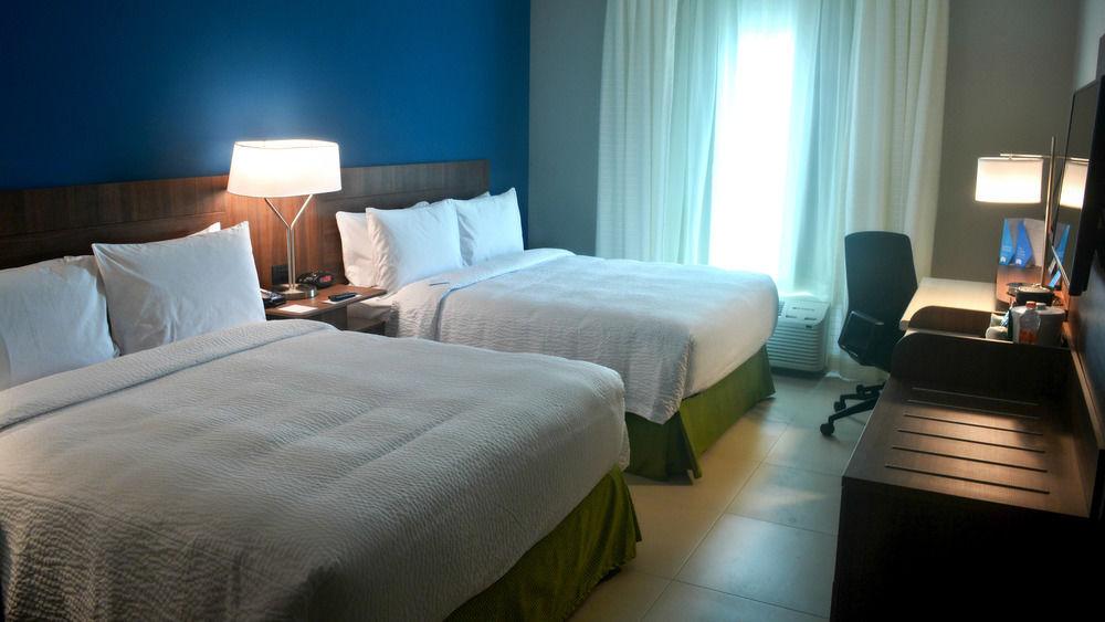 Fairfield Inn & Suites By Marriott كواتزاكوالكوس المظهر الخارجي الصورة