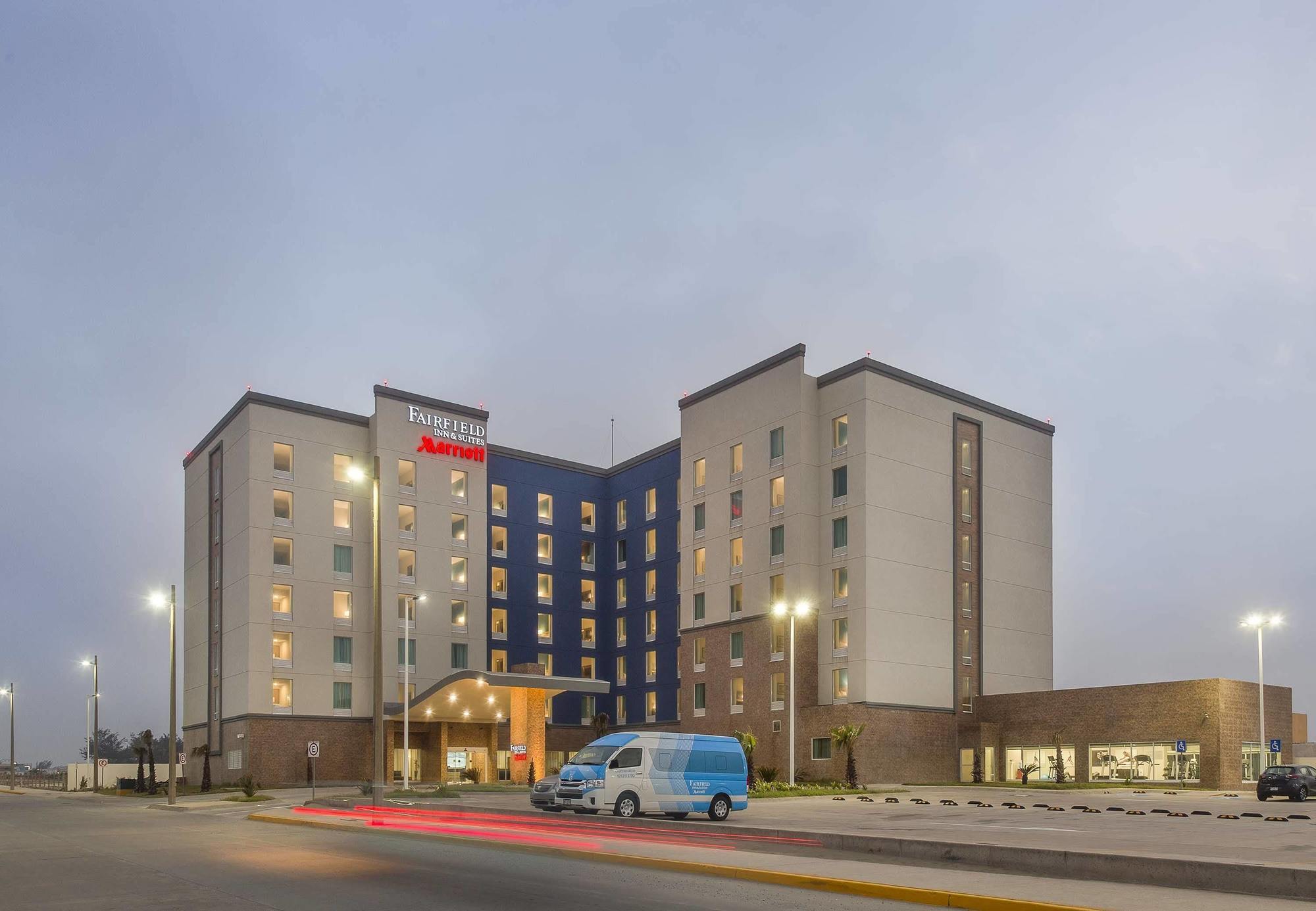 Fairfield Inn & Suites By Marriott كواتزاكوالكوس المظهر الخارجي الصورة