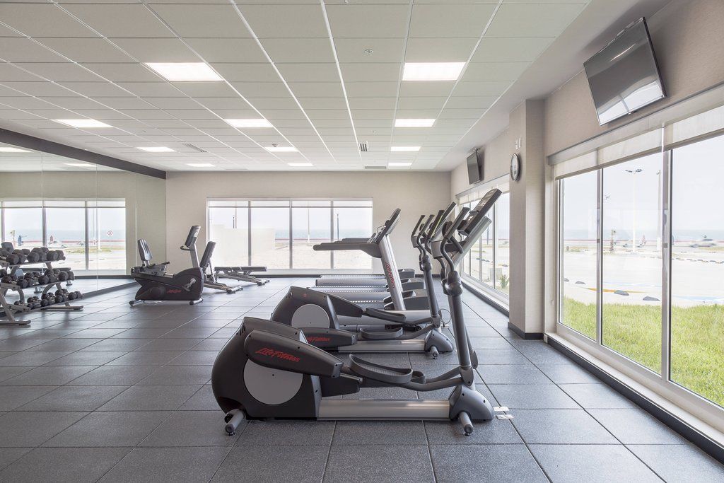 Fairfield Inn & Suites By Marriott كواتزاكوالكوس المظهر الخارجي الصورة